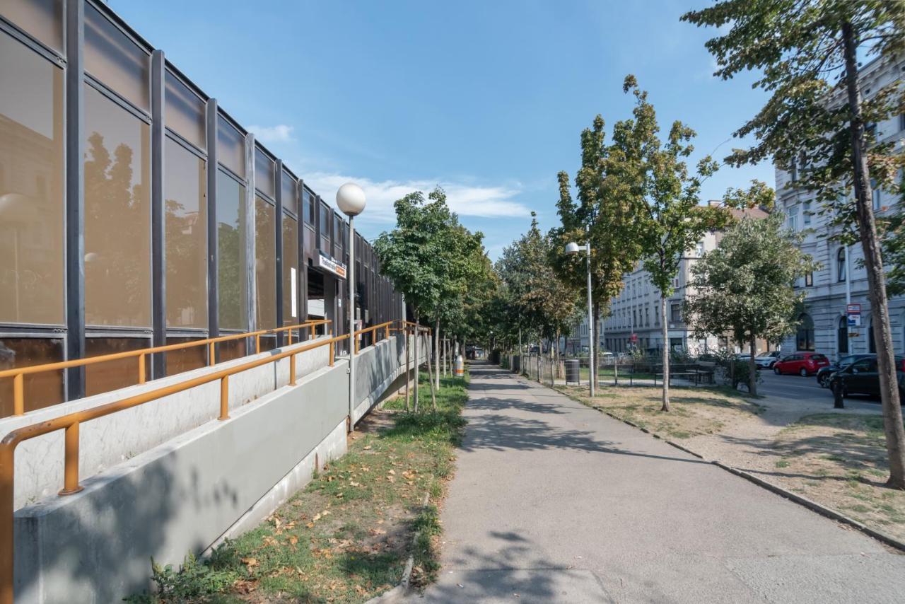 Absolute Ruhelage Im Zentrum Mit Parkplatz Apartment Vienna Exterior photo